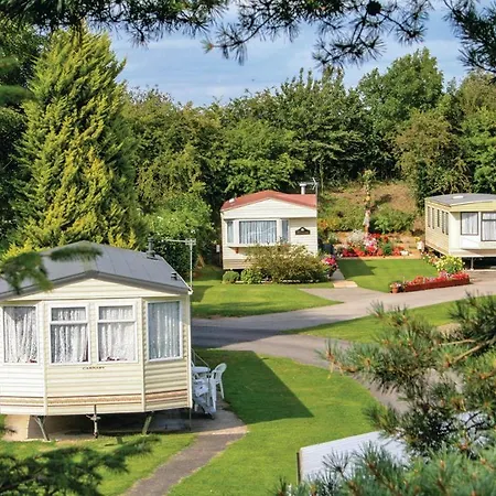 פארק נופש Robin Hood Caravan Park *