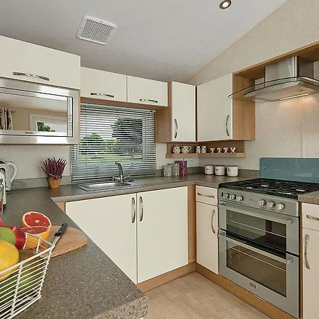 Robin Hood Caravan Park פארק נופש